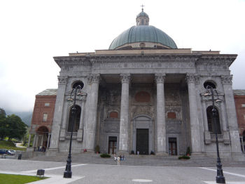 Basilica Superiore del Santuario di Oropa (43288 bytes)
